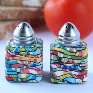 Colorful vivid mini salt and pepper shakers set image 4