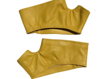 Mini gants jaunes