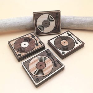 Aimants en bois pour platine vinyle : Lot de 4 aimants pour réfrigérateur en forme de tourne-disque