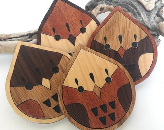 Wooden Birds Coaster Set of 4. Wood Inlay Bird Coasters made from Natural Materials. Whimsical, Decorative Table Decor.