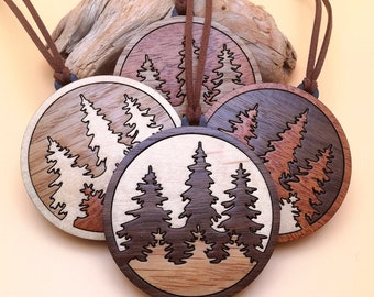 Holz Inlay Kiefer Baum Wald Ornament Set von 4 - Personalisierte Holz Weihnachtsbaum Ornamente - Natur Liebhaber Geschenk - Urlaub Gastgeber Geschenk