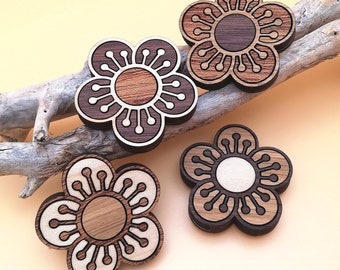 Holz-Inlay-Blumen-Magnet-Set von 4 – Kirschblüten-Kühlschrankmagnete aus Holz – einzigartiges Geschenk – Hüttendekoration – Cottagecore