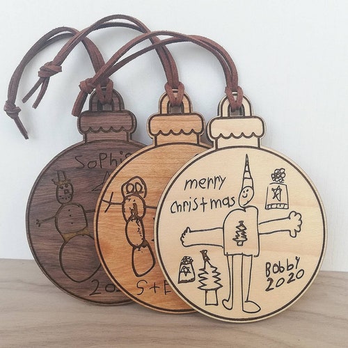 Décoration d'arbre en bois gravée : dessin d'enfant personnalisé, souvenir personnalisé