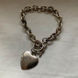 Old Vintage Silver Tone Metal T-Bar Heart Pendant Chain Bracelet