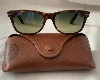 Ray-Ban RB2132 New Wayfarer Polarized 55-18 Sunglasses Cased