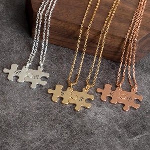Collar de rompecabezas pequeño de oro de 14 k, collar con letras grabadas personalizadas, collar delicado con piezas de rompecabezas, collar para parejas, regalos para mejores amigos