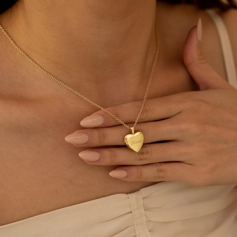 Personalisierte Herz Medaillon Halskette, Liebe Medaillon mit Foto, kleine Gold Herz Medaillon, Erinnerungsgeschenk für sie, Bester Freund Schmuck, Geschenk für Mama Bild 5