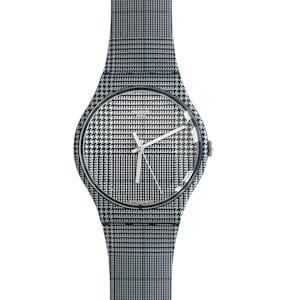 Swatch New Gent For The Love Of W SUOB113 – ungetragener, neuwertiger Zustand – neue Batterie eingebaut – neu im Karton – 41 mm Durchmesser