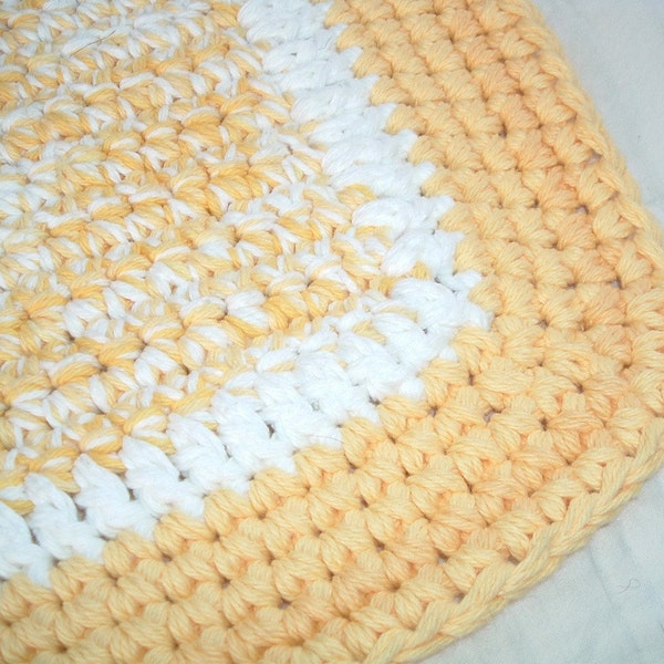 Triple Crocheted Cotton Yarn Bath Mat     Sun Yellow and White