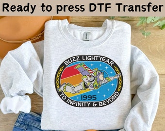 Disney Toy Story Buzz Lightyear DTF Transfer, Disney World Toy Story DTF, Transferencias DTF, Camisa Woody Buzz Lightyear, Hasta el infinito y más allá