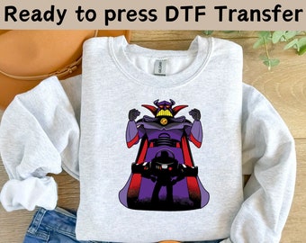 Disney Toy Story Zurg detrás de la transferencia DTF de Buzz Lightyear,Disney Buzz Lightyear DTF,Disney Buzz listo para imprimir, Camiseta de Toy Story, Disney Zurg