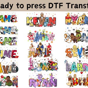 Pode incluir: Designs de transferência DTF com nomes em letras coloridas estilo cartoon. Cada nome é decorado com personagens de filmes e programas de animação populares. O texto "Ready to press DTF Transfer" está no topo.