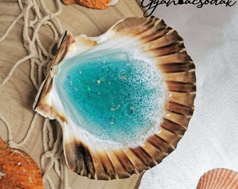 Porta joyas de concha gigante real, porta anillos - Océano, resina epoxi de playa - turquesa brillante - Gyantacsodak
