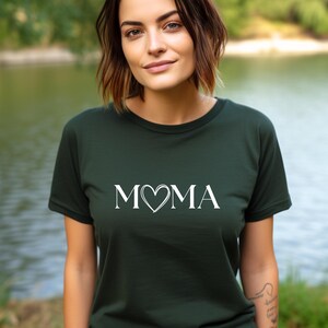 Beautiful mom sweater, heart sweater for moms, graphic highlight sweater, sweater lettering mom, gift for Mother&#39;s Day birthday