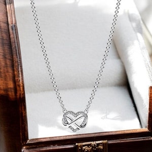 Pandora Herz Infinity Halskette, Funkelndes Infinity Herz Collier Halskette, Symbol der endlosen Liebe Benutzerdefinierte Halskette 50 cm lang