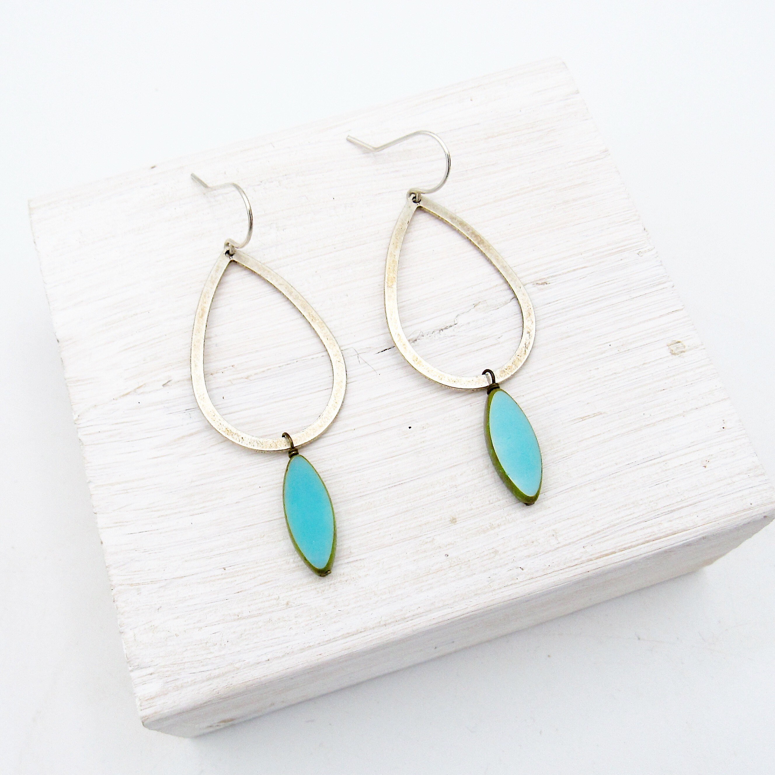 Silver Teardrop Earrings > Turquoise > ESTT