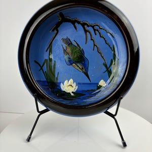 Watcombe Pottery, Torquay ~ eine schöne blaue Eisvogel-Schale in hervorragendem Zustand.