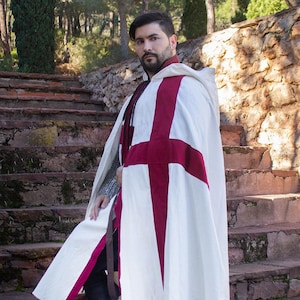 Hooded Medieval Cape – Templar & Hospitaller Design, Perfect for Cosplay, Historical Reenactments, and Knight Costumes