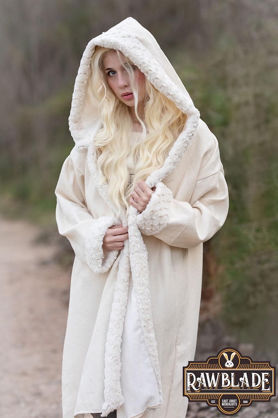 Cape beige doublée de fourrure Manteau d'impératrice d'hiver