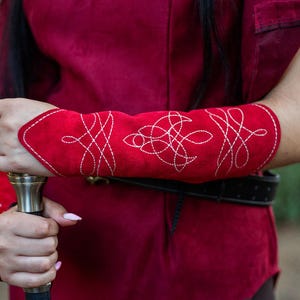 Vryla Premium elfenleren bretels: middeleeuws LARP-cosplaypantser