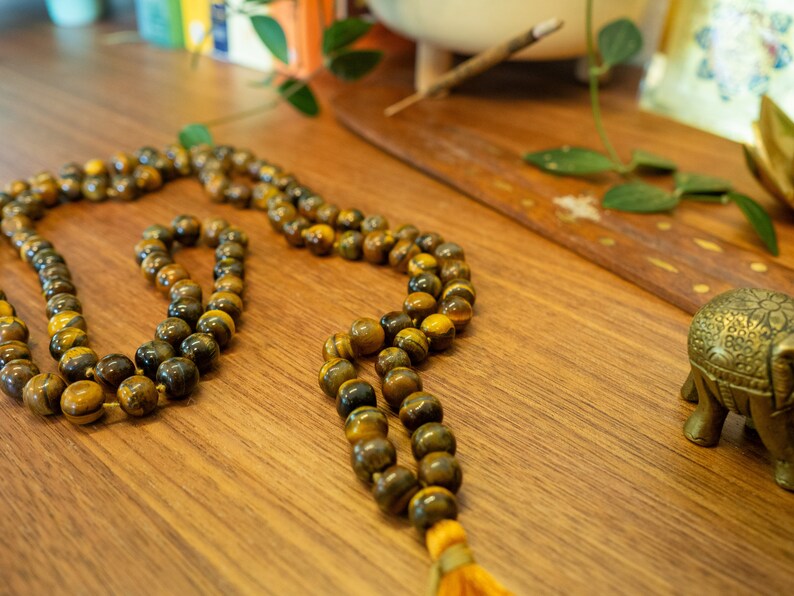 Handmade Tiger's Eye & Sphatik Quartz Yoga Prayer Mala Crystal Bead Necklace