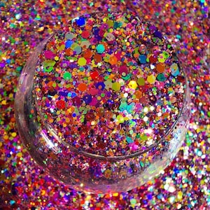 Carrousel Multi Color Luminous Metallic Chunky Hex Glitter Mix, High Brilliance Metallic Chunky Glitter for resin tumblers and nail art