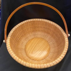 VTG Nantucket Wood Bottom Handled Basket