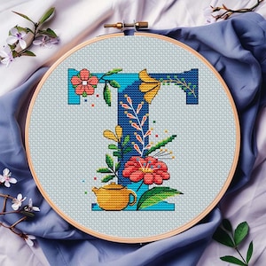 Letra T floral, patrón de punto de cruz, PDF, descarga digital, adorno, alfabeto, regalo de cumpleaños personalizado, monograma de boda, anuncio de bebé