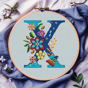 Letra floral X, patrón de punto de cruz, PDF, descarga digital, adorno, alfabeto, regalo de cumpleaños personalizado, monograma de boda, anuncio de bebé
