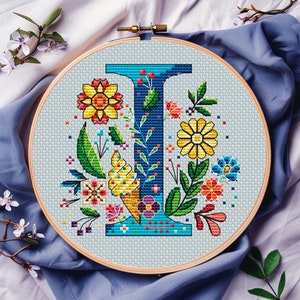 Letra floral I, padrão de ponto cruz em PDF, download digital, ornamento, alfabeto, presente de aniversário personalizado, monograma de casamento, anúncio de bebê