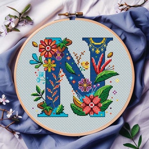 Letra floral N, padrão de ponto cruz, PDF, download digital, ornamento, alfabeto, presente de aniversário personalizado, monograma de casamento, anúncio de bebê