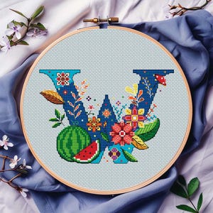 Letra W floral, patrón de punto de cruz, PDF, descarga digital, adorno, alfabeto, regalo de cumpleaños personalizado, monograma de boda, anuncio de bebé