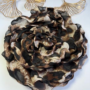 Leopard flower peony brooch