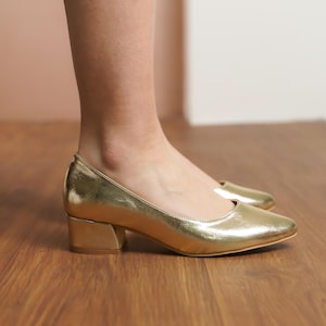 Gold Bridal Heels, Vegan Leather Wedding Shoes, Elegant Low Block Heels, Classical Designer Short Heel Wedding Shoes, Gold Court Women Pumps