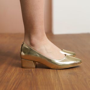 Gold Bridal Heels, Vegan Leather Wedding Shoes, Elegant Low Block Heels, Classical Designer Short Heel Wedding Shoes, Gold Court Women Pumps