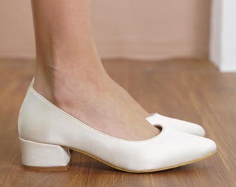 White Bridal Heels, Silky Satin Wedding Shoes, Elegant Low Block Heels, Classical Designer Short Heel Wedding Shoes, White Women Pumps