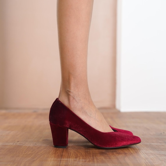 bridesmaid shoes for burgundy dress Wedding Sweetheart Shoes, Dark Red Silky Velvet Wedding Heels, Medium High Block Formal Bride Shoes, Designer Women vt::Dresses::Neckline::Halter Red Sequin Prom Dress: Size:ONE FREE SIZE:  FITS MOST S-L Heel Height