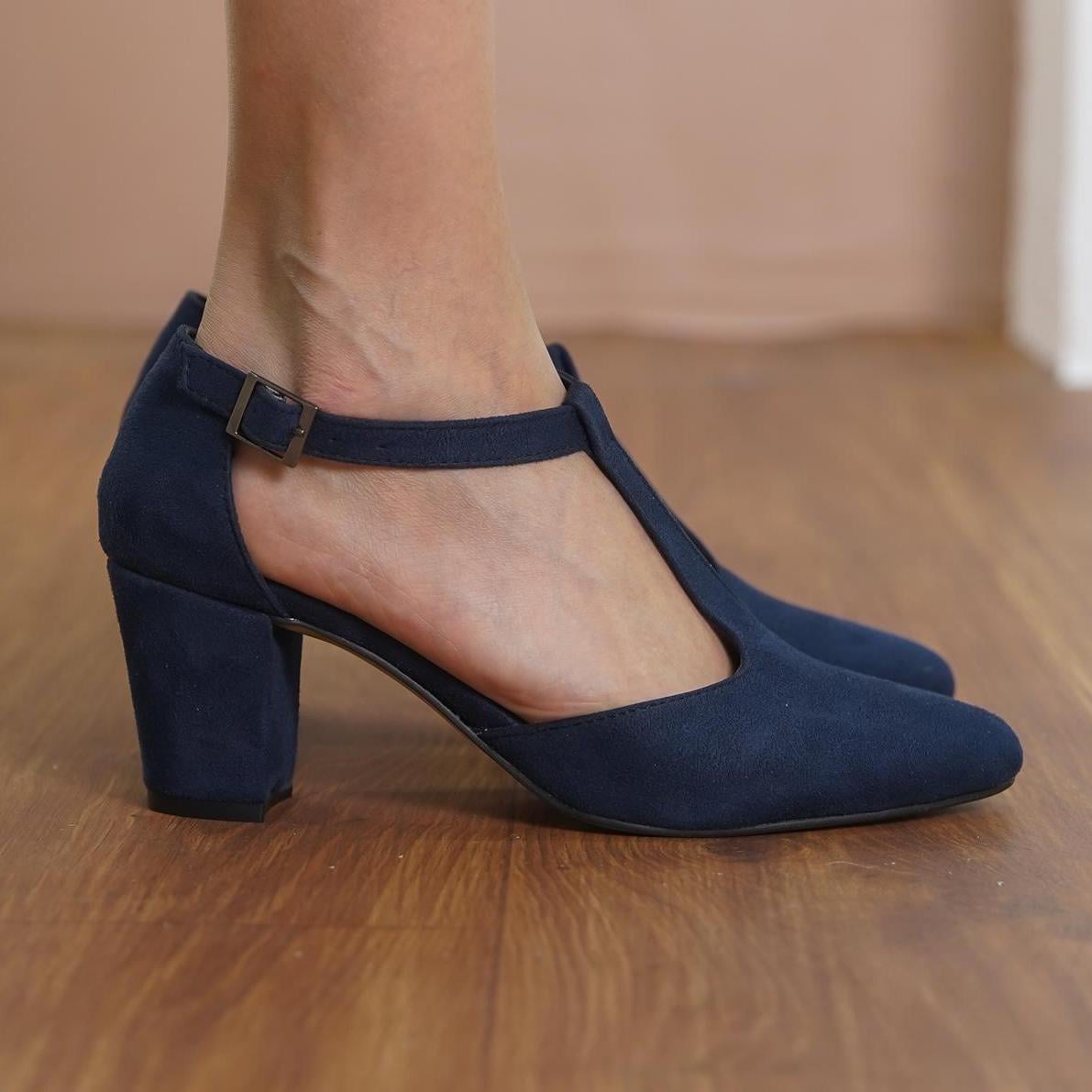 Navy small heeled shoes deals