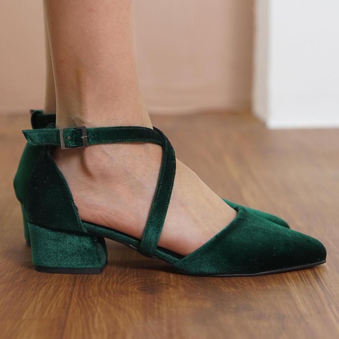 Leather Small Heels For Ladies Emerald Green Open Side Shoes, With Crossed Tapered Low Flare Elegant Leather Small Heels For Ladies Emerald Green Open Side Shoes, With Crossed Tapered Low Flare Elegant