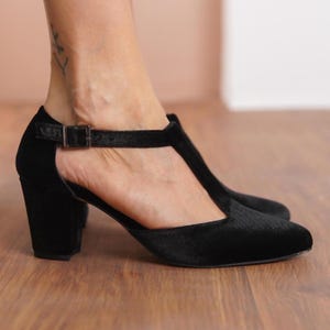 Black Mary Jane Shoes, Emerald Silky Velvet T-Straps Boho Wedding Medium High Heels, Bridal Low Heeled Shoes, Women Vintage Wedding Sandals