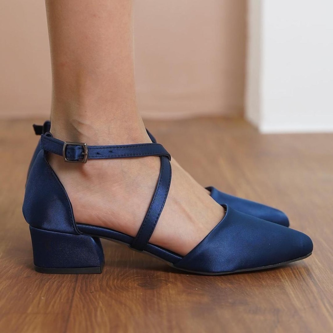navy blue closed toe heels