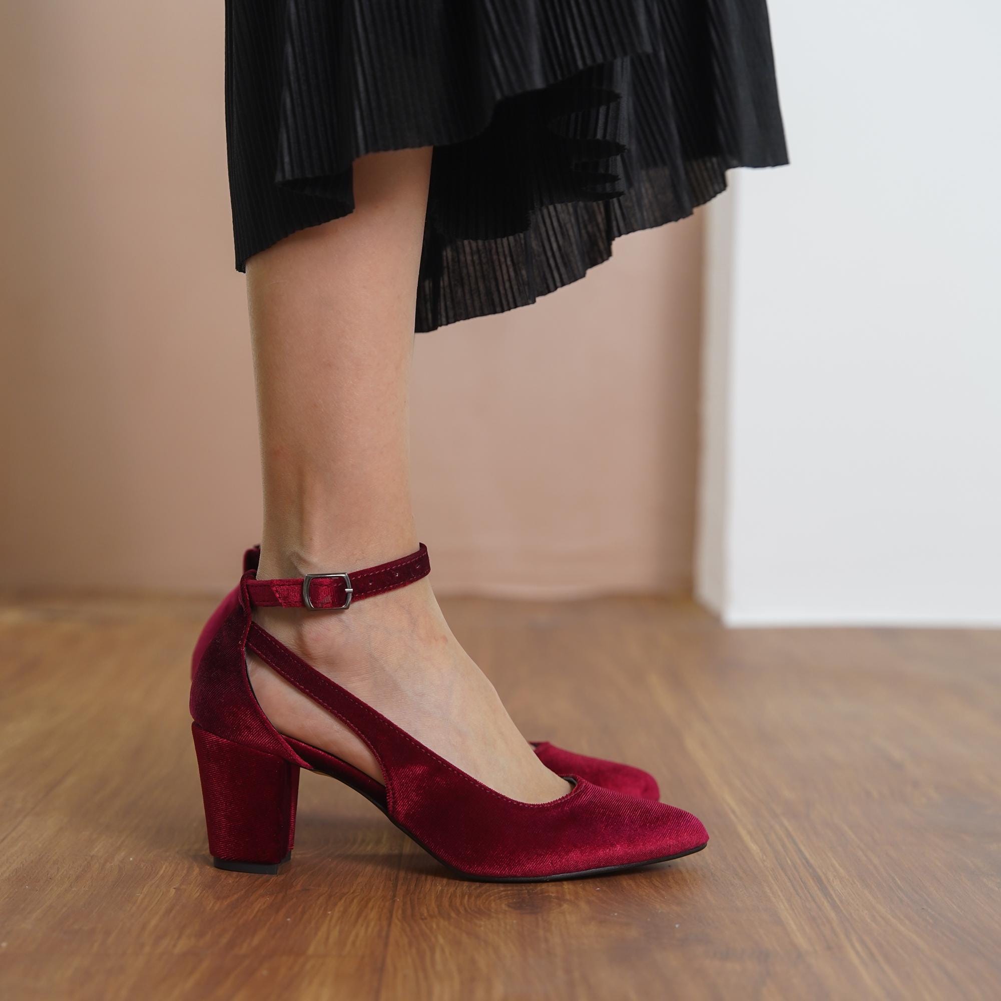 burgundy dress tan shoes Women Modest Women's Dress Elegant Shelby Size:Father M Our burgundy merino wool