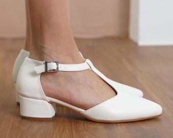 Weiße Mary Janes Schuhe, Vegan Leder T-Straps Boho Hochzeit Heels, weiße Brautschuhe mit niedrigem Absatz, Frauen kurze Hochzeit Sandale, Geschenk für sie