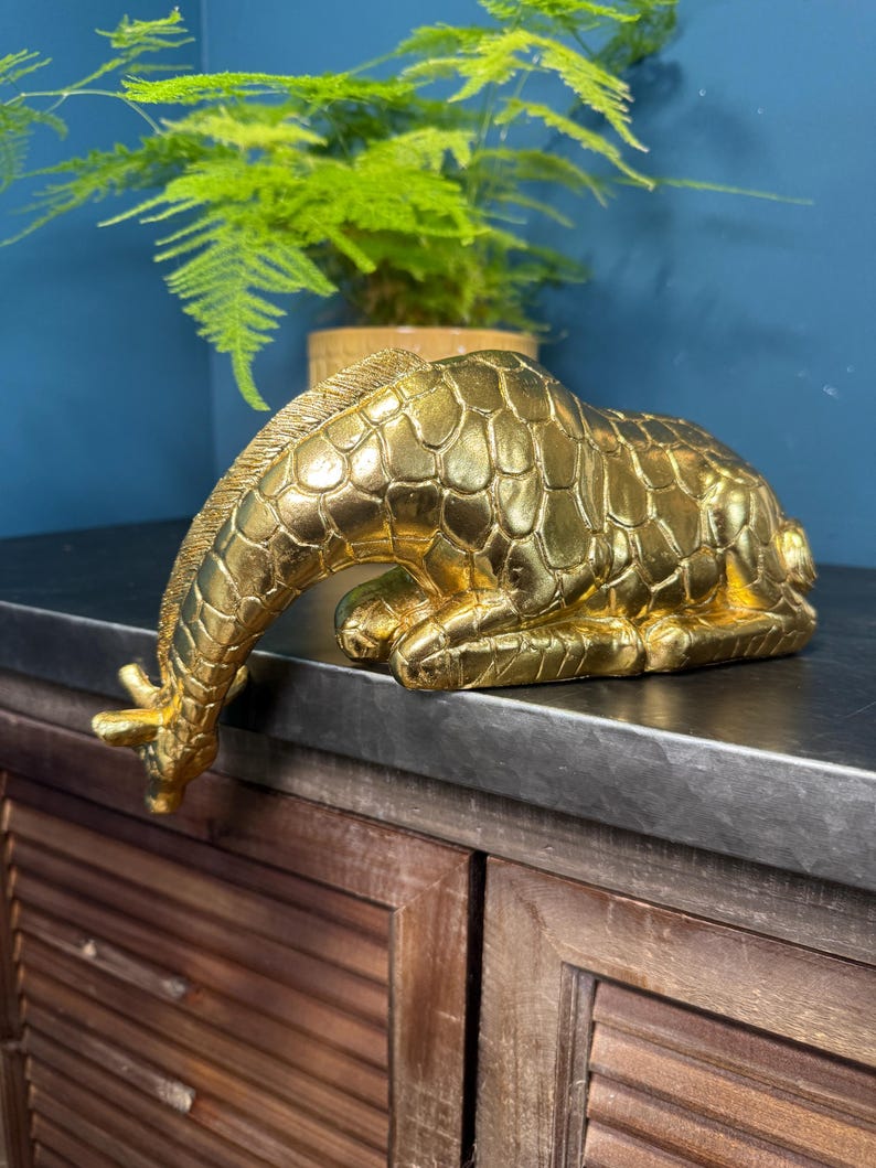 Gerald the Giraffe | Resin Jungle Theme Gold Shelf Sitting Figurine image 7