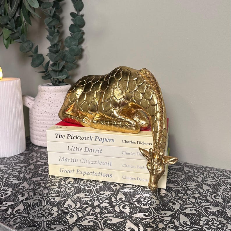 Gerald the Giraffe | Resin Jungle Theme Gold Shelf Sitting Figurine image 1