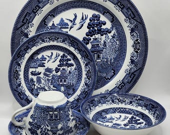 Churchill Blue Willow 5-piece Dinner Set – English Chinoiserie China – Gift for vintage lovers