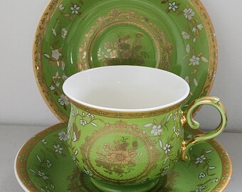 Ensembles de tasses T2 vintage, 2 soucoupes - Porcelaine - Design turc - Vert citron, accents dorés - Cadeau pour les amateurs de vintage