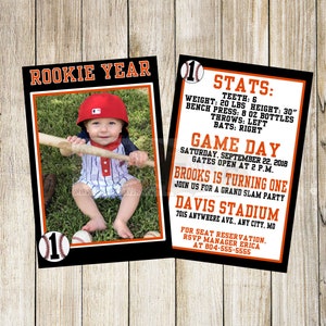 Invitación personalizada de béisbol de Novato del Año con foto. Colores naranja negro. 2 caras, 2 opciones de tamaño. DESCARGA DE ARCHIVO Que imprime!