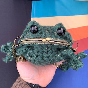 ¡Hecho a pedido! ¡Envío rápido! Bolso bandolera grande de crochet con cierre de beso y rana, bolso de mano con bolsillo de sapo, bolso para dados, solo disponible aquí