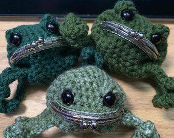 Ships Fast! Large Crochet Keychain Kiss Clasp Frog Coin Purse, Toad Pocket Clutch, Dice Bag, Renn Faire Accessory, Adorable Stocking Stuffer